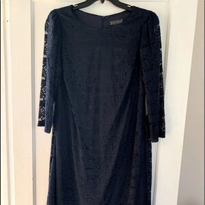 Beautiful Jessica Howard navy dress